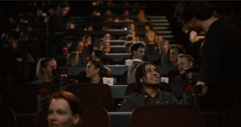 Industry Bioscoop   Zaal still